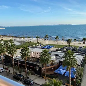 Sea View Apartment/beach/city Center/wifi Appartement